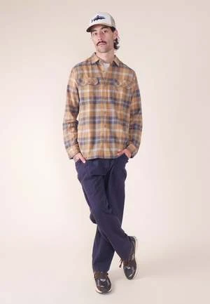 PatagoniaOrganic Fjord Flannel Shirt - Mojave Khaki - Image 2