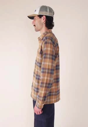 PatagoniaOrganic Fjord Flannel Shirt - Mojave Khaki - Image 4