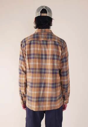 PatagoniaOrganic Fjord Flannel Shirt - Mojave Khaki - Image 5