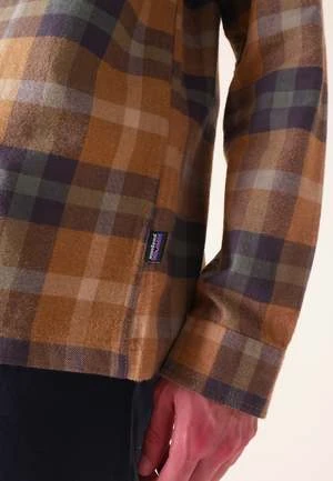 PatagoniaOrganic Fjord Flannel Shirt - Mojave Khaki - Image 6