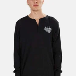 Blue&CreamSkull Henley - Black
